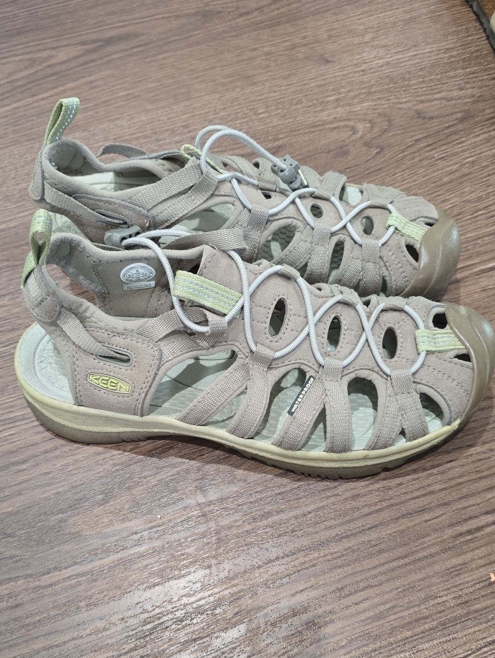 Keen Women’s Sandal in Taupe with Light Green Accents 9